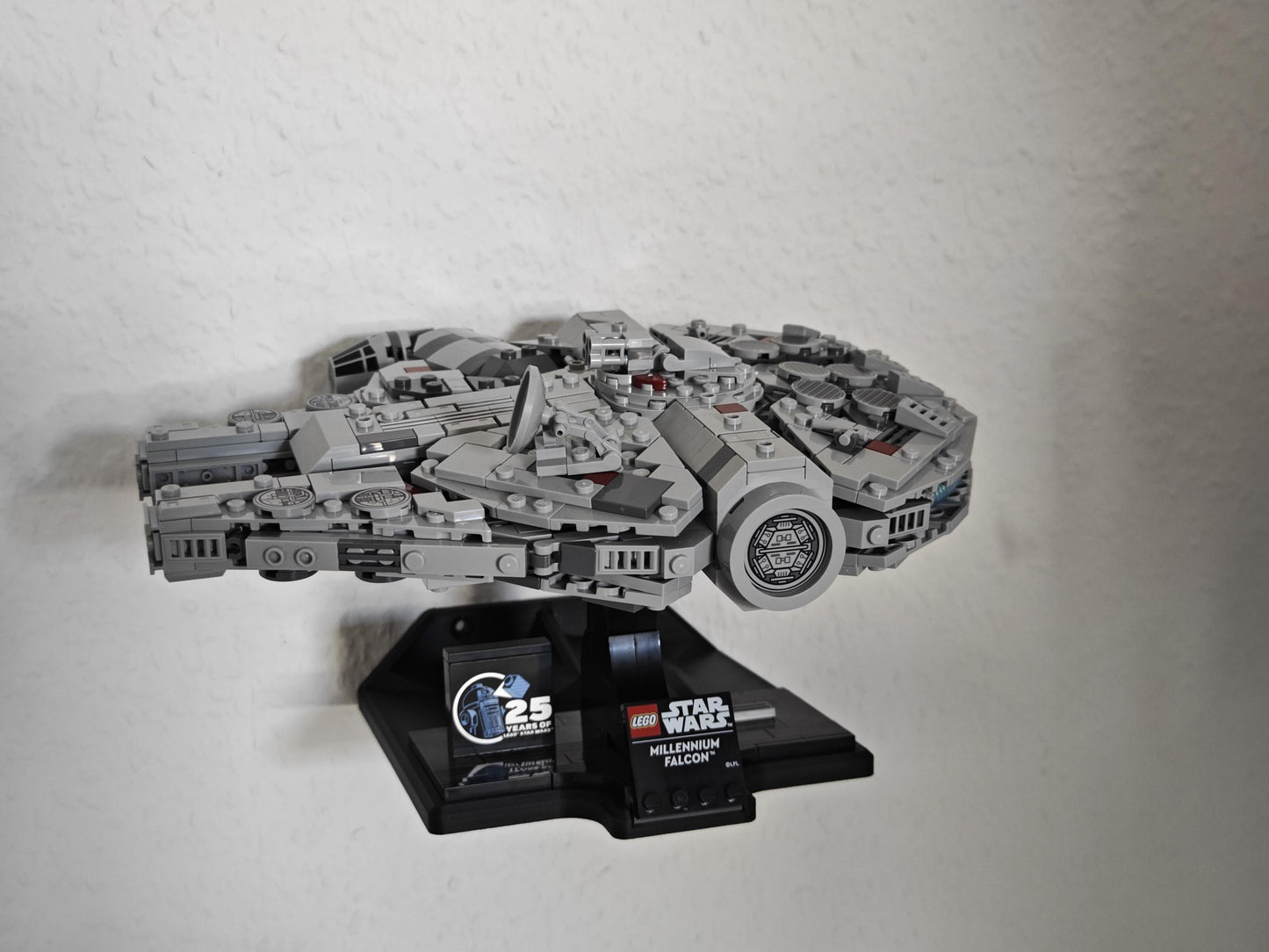 Wandhalterung für Lego Star Wars Raumschiffe Millenium Falcon 75375, Tantive IV 75376, The Executor 75356, Invisible Hand 75377 -- Display