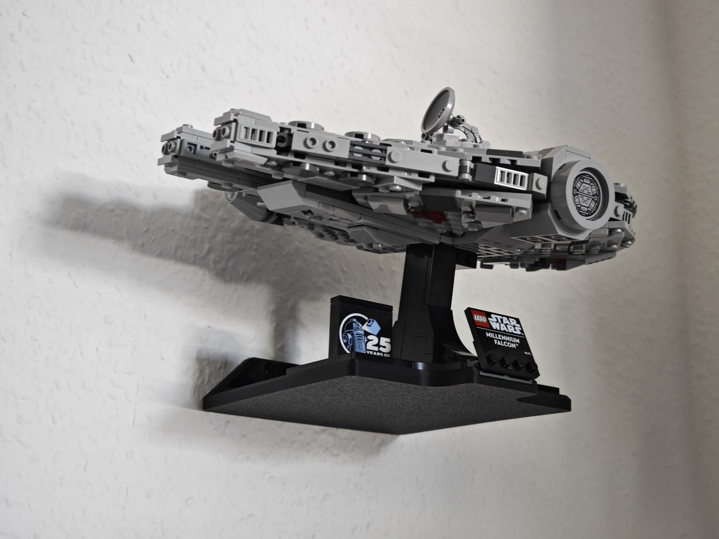 Wandhalterung für Lego Star Wars Raumschiffe Millenium Falcon 75375, Tantive IV 75376, The Executor 75356, Invisible Hand 75377 -- Display