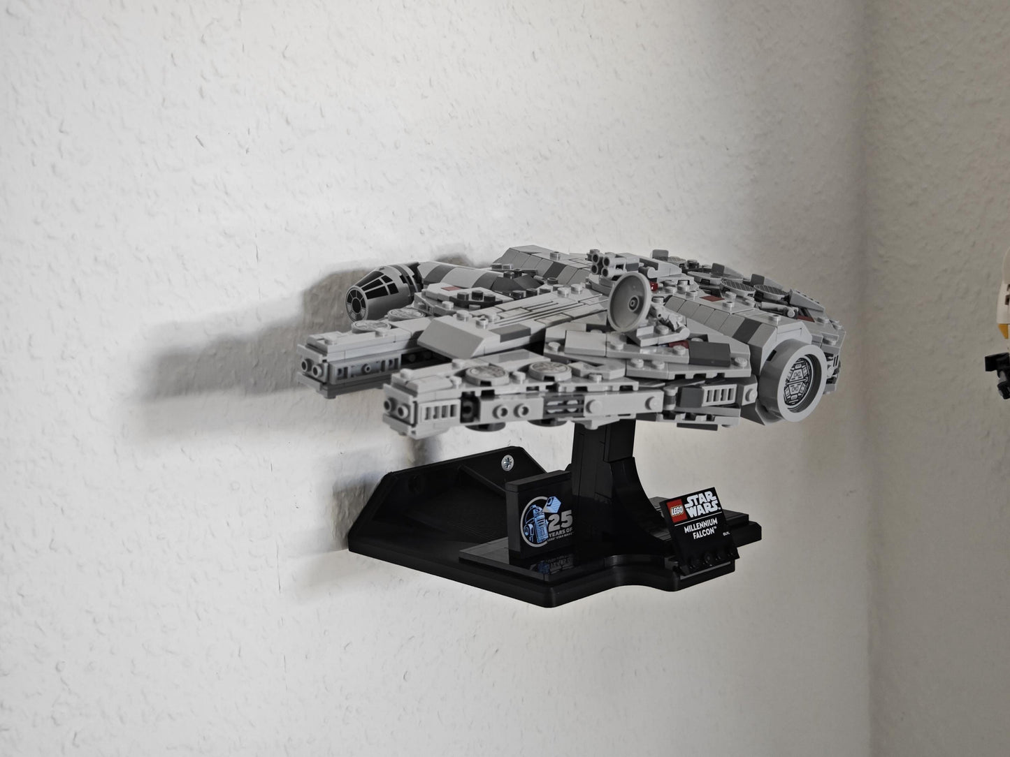Wandhalterung für Lego Star Wars Raumschiffe Millenium Falcon 75375, Tantive IV 75376, The Executor 75356, Invisible Hand 75377 -- Display