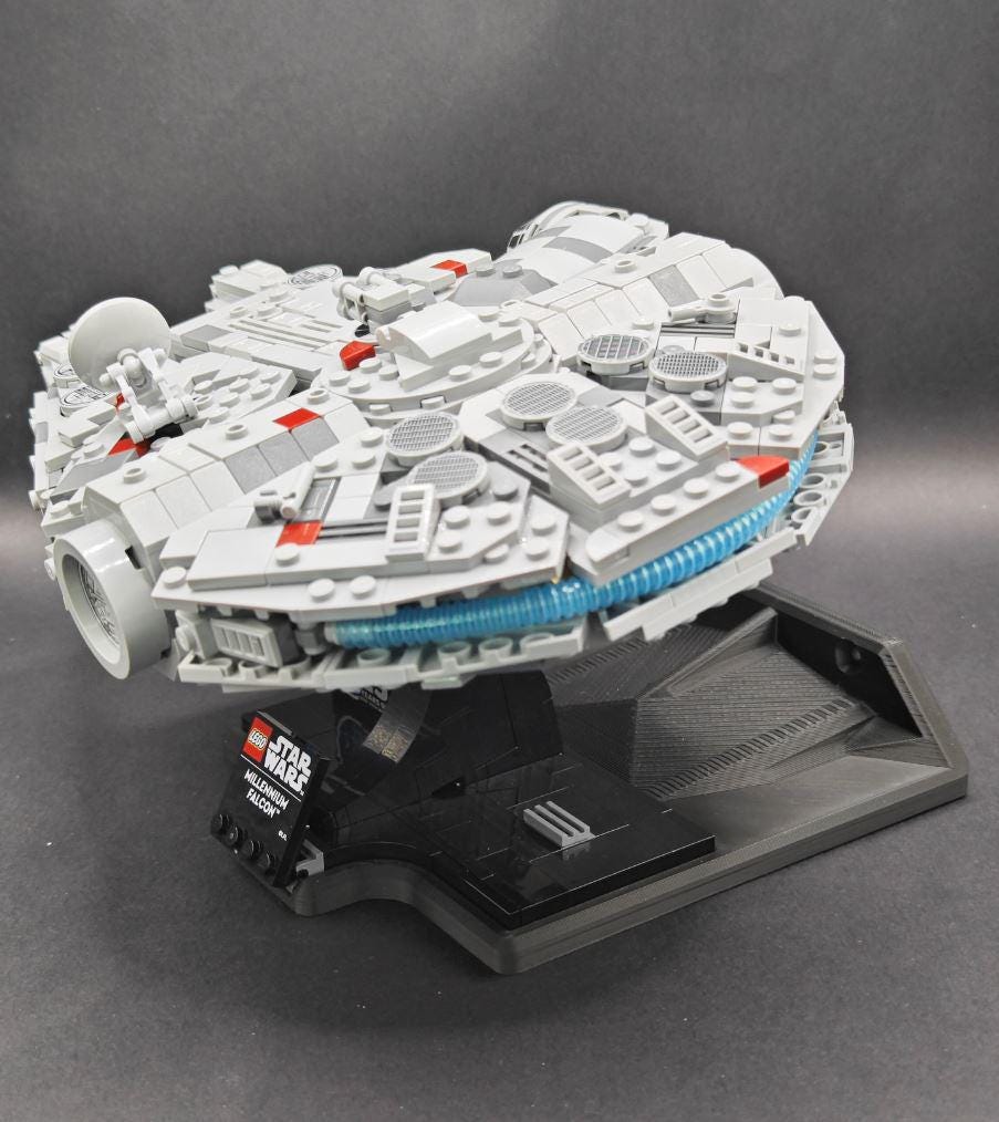 Wandhalterung für Lego Star Wars Raumschiffe Millenium Falcon 75375, Tantive IV 75376, The Executor 75356, Invisible Hand 75377 -- Display